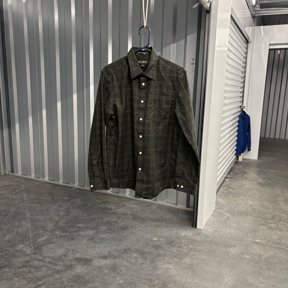 Eddie Bauer Green Blue Plaid LS Button Up Shirt Wrinkle Resistant Classic Fit M
